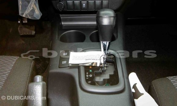 Acheter Import Voiture Toyota Hilux Gris à Import - Dubai, Central Acheter Import Voiture Toyota Hilux Gris à Import - Dubai, Central