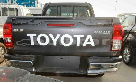 Acheter Import Voiture Toyota Hilux Gris à Import - Dubai, Central Acheter Import Voiture Toyota Hilux Gris à Import - Dubai, Central