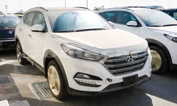 Buy Import Hyundai Tucson White Car in Import - Dubai in Central Buy Import Hyundai Tucson White Car in Import - Dubai in Central