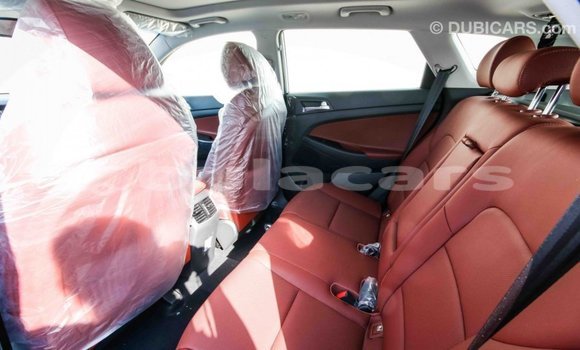 Buy Import Hyundai Tucson White Car in Import - Dubai in Central Buy Import Hyundai Tucson White Car in Import - Dubai in Central