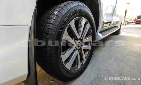 Buy Import Toyota Land Cruiser White Car in Import - Dubai in Central Buy Import Toyota Land Cruiser White Car in Import - Dubai in Central