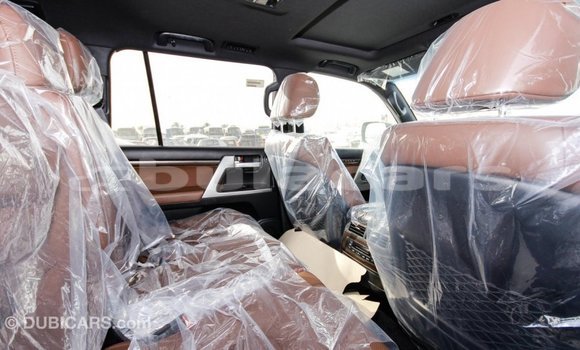 Acheter Import Voiture Toyota Land Cruiser Noir à Import - Dubai, Central Acheter Import Voiture Toyota Land Cruiser Noir à Import - Dubai, Central