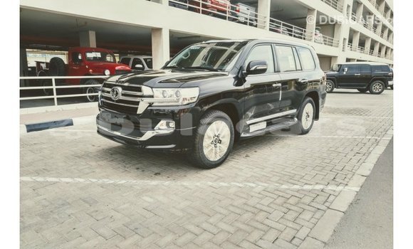 Acheter Import Voiture Toyota Land Cruiser Noir à Import - Dubai, Central Acheter Import Voiture Toyota Land Cruiser Noir à Import - Dubai, Central