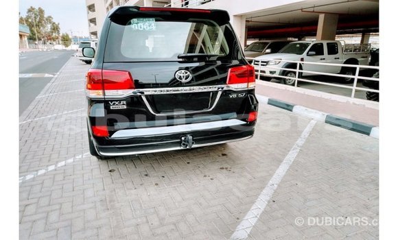 Acheter Import Voiture Toyota Land Cruiser Noir à Import - Dubai, Central Acheter Import Voiture Toyota Land Cruiser Noir à Import - Dubai, Central