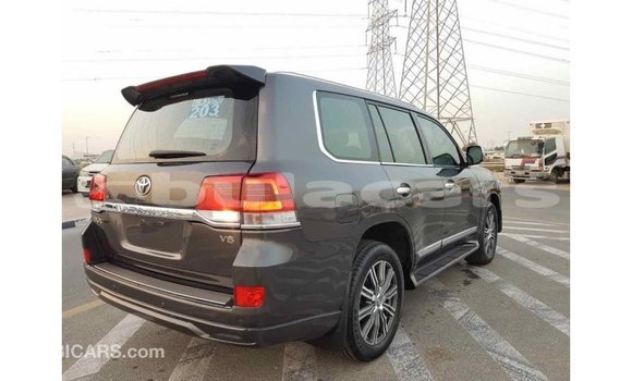 Buy Import Toyota Land Cruiser Grey Car in Import - Dubai in Central Buy Import Toyota Land Cruiser Grey Car in Import - Dubai in Central