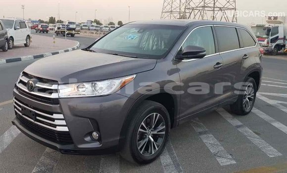 Buy Import Toyota Highlander Grey Car in Import - Dubai in Central Buy Import Toyota Highlander Grey Car in Import - Dubai in Central