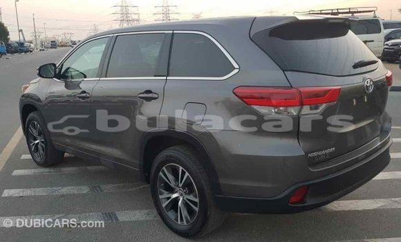Buy Import Toyota Highlander Grey Car in Import - Dubai in Central Buy Import Toyota Highlander Grey Car in Import - Dubai in Central