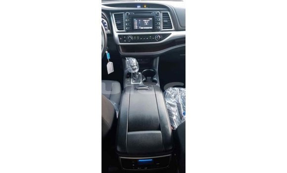 Buy Import Toyota Highlander Grey Car in Import - Dubai in Central Buy Import Toyota Highlander Grey Car in Import - Dubai in Central