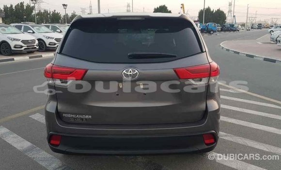 Buy Import Toyota Highlander Grey Car in Import - Dubai in Central Buy Import Toyota Highlander Grey Car in Import - Dubai in Central