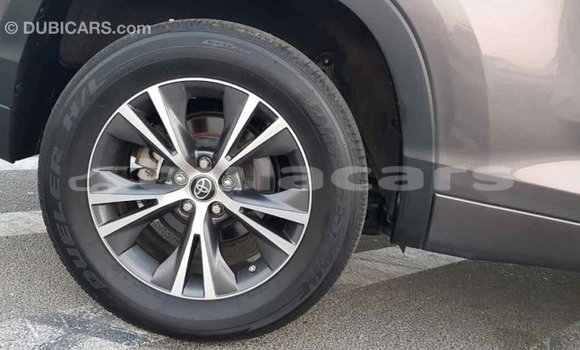 Buy Import Toyota Highlander Grey Car in Import - Dubai in Central Buy Import Toyota Highlander Grey Car in Import - Dubai in Central