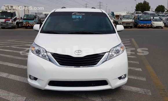 Buy Import Toyota Sienna White Car in Import - Dubai in Central Buy Import Toyota Sienna White Car in Import - Dubai in Central