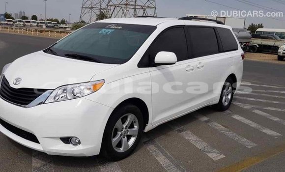 Buy Import Toyota Sienna White Car in Import - Dubai in Central Buy Import Toyota Sienna White Car in Import - Dubai in Central