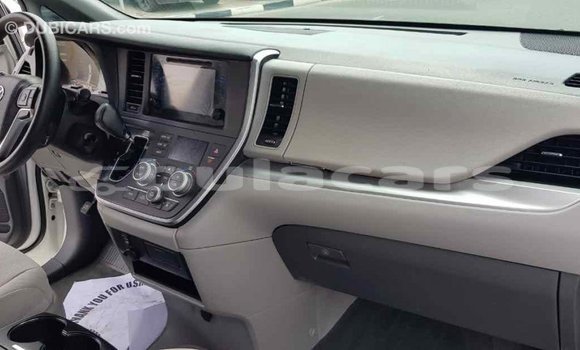 Buy Import Toyota Sienna White Car in Import - Dubai in Central Buy Import Toyota Sienna White Car in Import - Dubai in Central