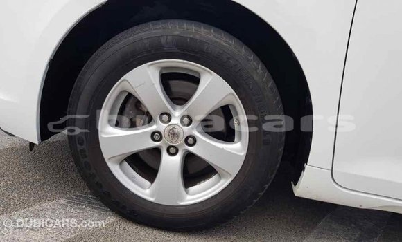Buy Import Toyota Sienna White Car in Import - Dubai in Central Buy Import Toyota Sienna White Car in Import - Dubai in Central
