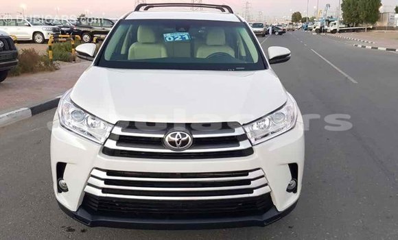 Buy Import Toyota Highlander White Car in Import - Dubai in Central Buy Import Toyota Highlander White Car in Import - Dubai in Central