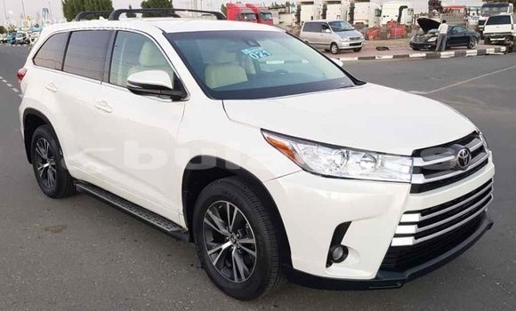 Buy Import Toyota Highlander White Car in Import - Dubai in Central Buy Import Toyota Highlander White Car in Import - Dubai in Central