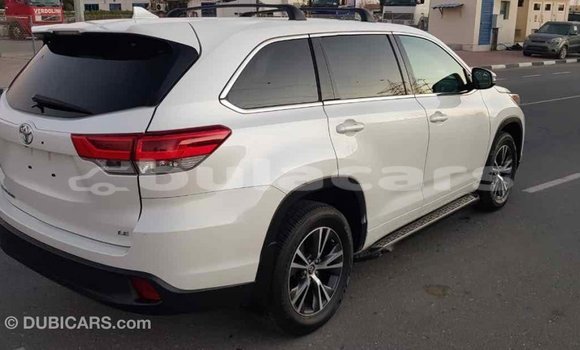 Buy Import Toyota Highlander White Car in Import - Dubai in Central Buy Import Toyota Highlander White Car in Import - Dubai in Central