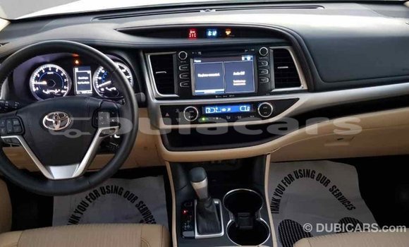 Buy Import Toyota Highlander White Car in Import - Dubai in Central Buy Import Toyota Highlander White Car in Import - Dubai in Central