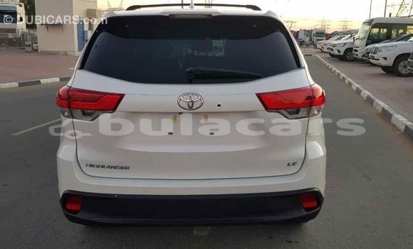 Buy Import Toyota Highlander White Car in Import - Dubai in Central Buy Import Toyota Highlander White Car in Import - Dubai in Central