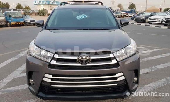 Buy Import Toyota Highlander Grey Car in Import - Dubai in Central Buy Import Toyota Highlander Grey Car in Import - Dubai in Central