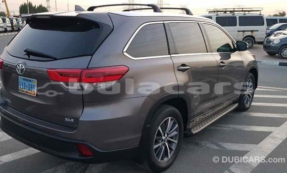 Buy Import Toyota Highlander Grey Car in Import - Dubai in Central Buy Import Toyota Highlander Grey Car in Import - Dubai in Central