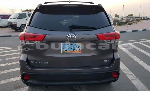 Buy Import Toyota Highlander Grey Car in Import - Dubai in Central Buy Import Toyota Highlander Grey Car in Import - Dubai in Central