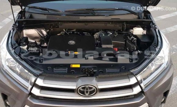 Buy Import Toyota Highlander Grey Car in Import - Dubai in Central Buy Import Toyota Highlander Grey Car in Import - Dubai in Central