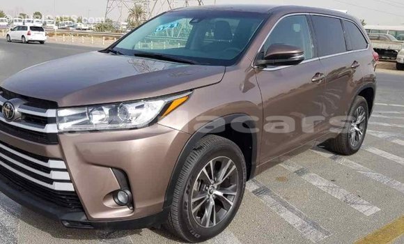 Buy Import Toyota Highlander Brown Car in Import - Dubai in Central Buy Import Toyota Highlander Brown Car in Import - Dubai in Central