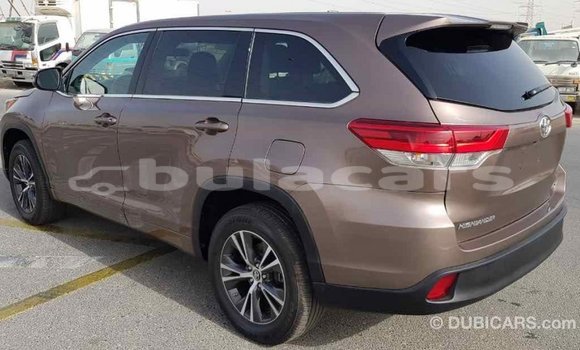 Buy Import Toyota Highlander Brown Car in Import - Dubai in Central Buy Import Toyota Highlander Brown Car in Import - Dubai in Central