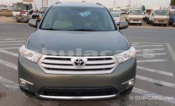 Buy Import Toyota Highlander Green Car in Import - Dubai in Central Buy Import Toyota Highlander Green Car in Import - Dubai in Central