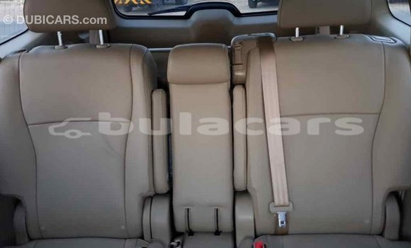 Buy Import Toyota Highlander Green Car in Import - Dubai in Central Buy Import Toyota Highlander Green Car in Import - Dubai in Central