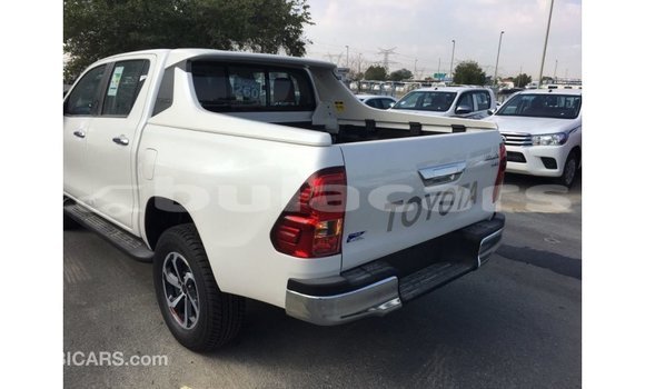 Buy Import Toyota Hilux White Car in Import - Dubai in Central Buy Import Toyota Hilux White Car in Import - Dubai in Central