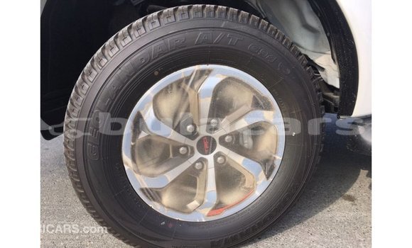 Buy Import Toyota Hilux White Car in Import - Dubai in Central Buy Import Toyota Hilux White Car in Import - Dubai in Central