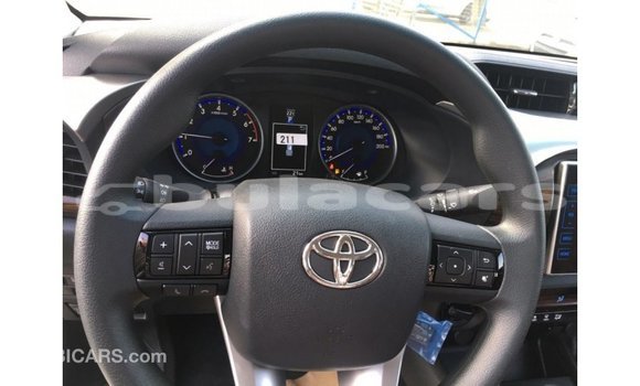Buy Import Toyota Hilux White Car in Import - Dubai in Central Buy Import Toyota Hilux White Car in Import - Dubai in Central