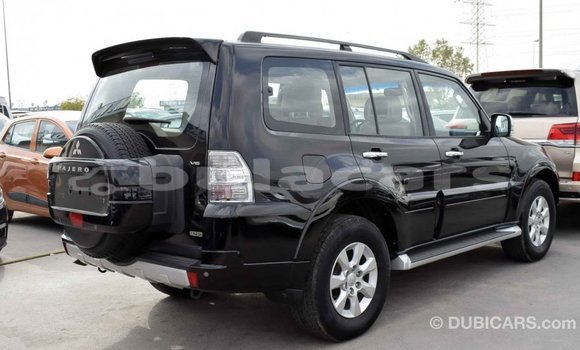 Acheter Import Voiture Mitsubishi Pajero Noir à Import - Dubai, Central Acheter Import Voiture Mitsubishi Pajero Noir à Import - Dubai, Central