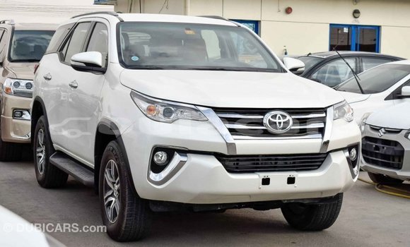Buy Import Toyota Fortuner White Car in Import - Dubai in Central Buy Import Toyota Fortuner White Car in Import - Dubai in Central