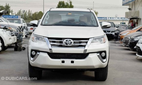 Buy Import Toyota Fortuner White Car in Import - Dubai in Central Buy Import Toyota Fortuner White Car in Import - Dubai in Central