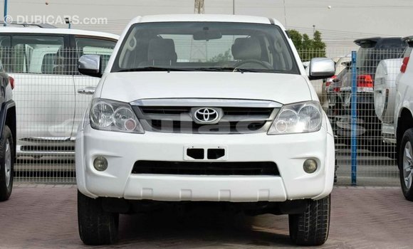 Buy Import Toyota Fortuner White Car in Import - Dubai in Central Buy Import Toyota Fortuner White Car in Import - Dubai in Central