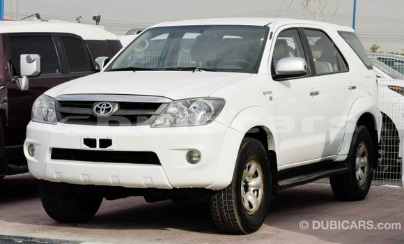 Buy Import Toyota Fortuner White Car in Import - Dubai in Central Buy Import Toyota Fortuner White Car in Import - Dubai in Central