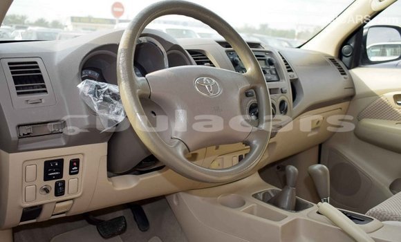 Buy Import Toyota Fortuner White Car in Import - Dubai in Central Buy Import Toyota Fortuner White Car in Import - Dubai in Central