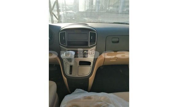 Buy Import Hyundai Accent White Car in Import - Dubai in Central Buy Import Hyundai Accent White Car in Import - Dubai in Central
