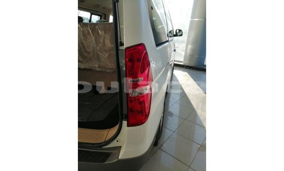 Buy Import Hyundai Accent White Car in Import - Dubai in Central Buy Import Hyundai Accent White Car in Import - Dubai in Central