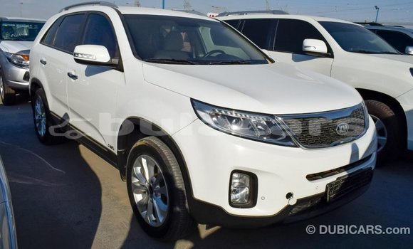 Acheter Import Voiture Kia Sorento Blanc à Import - Dubai, Central Acheter Import Voiture Kia Sorento Blanc à Import - Dubai, Central