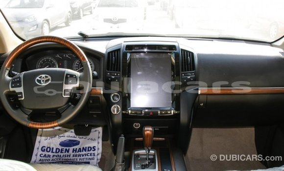 Acheter Import Voiture Toyota Land Cruiser Autre à Import - Dubai, Central Acheter Import Voiture Toyota Land Cruiser Autre à Import - Dubai, Central