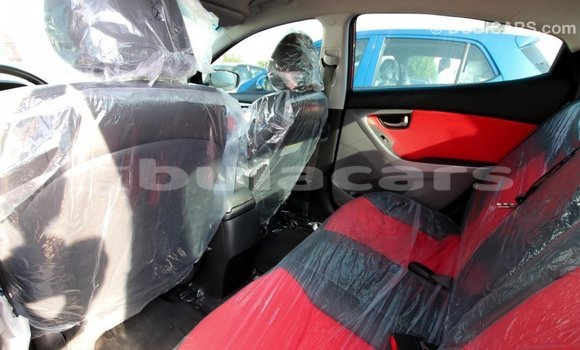 Acheter Import Voiture Hyundai Elantra Rouge à Import - Dubai, Central Acheter Import Voiture Hyundai Elantra Rouge à Import - Dubai, Central