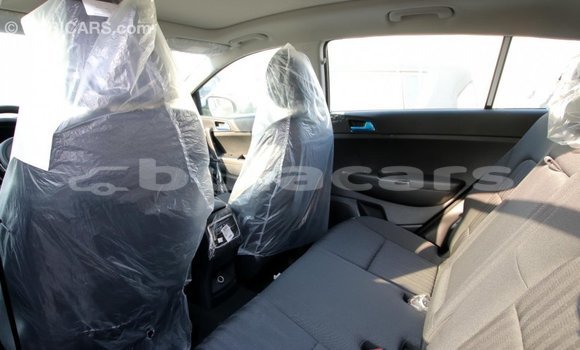 Acheter Import Voiture Kia Sportage Blanc à Import - Dubai, Central Acheter Import Voiture Kia Sportage Blanc à Import - Dubai, Central