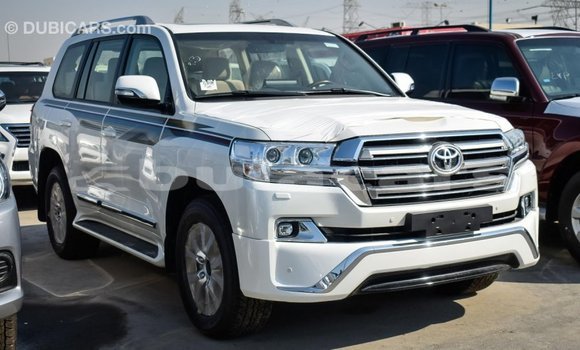 Buy Import Toyota Land Cruiser White Car in Import - Dubai in Central Buy Import Toyota Land Cruiser White Car in Import - Dubai in Central