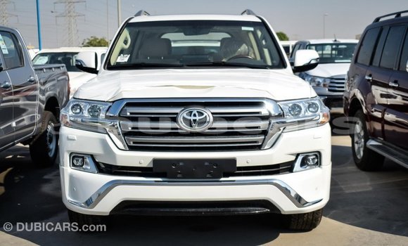 Buy Import Toyota Land Cruiser White Car in Import - Dubai in Central Buy Import Toyota Land Cruiser White Car in Import - Dubai in Central