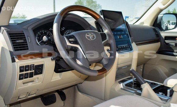 Buy Import Toyota Land Cruiser White Car in Import - Dubai in Central Buy Import Toyota Land Cruiser White Car in Import - Dubai in Central