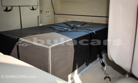 Buy Import Toyota Land Cruiser White Car in Import - Dubai in Central Buy Import Toyota Land Cruiser White Car in Import - Dubai in Central